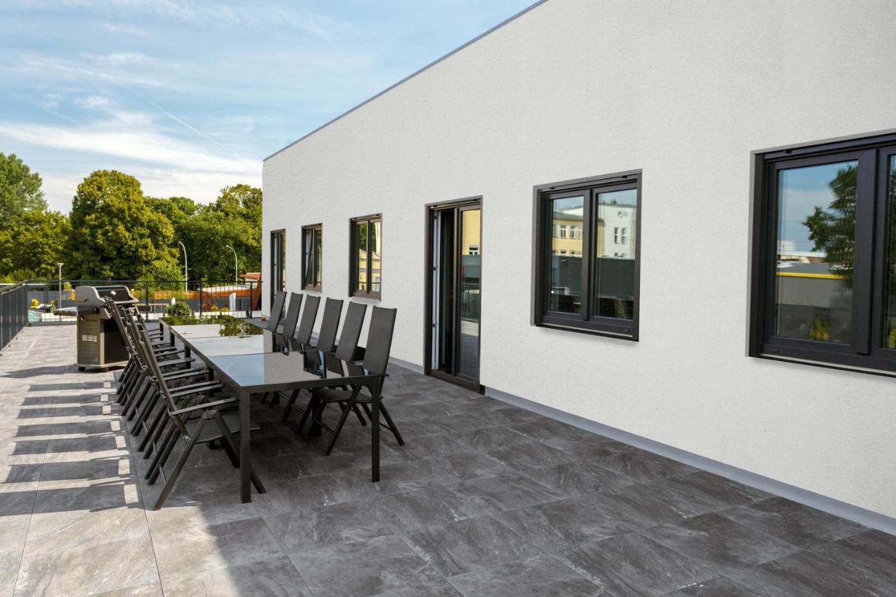 Monteurzimmer Pankow Mit Dachterrasse - Nur 10 Min. Von Der A10 - 3 Zimmer/ 7 Betten Maison d'hôtes
